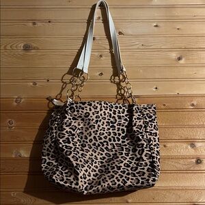 Chic Leopard Print Shoulder Bag with Gold Accents